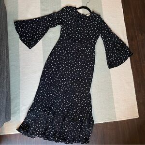 I. Madeline Black and White Long bell sleeve dress, sz XS